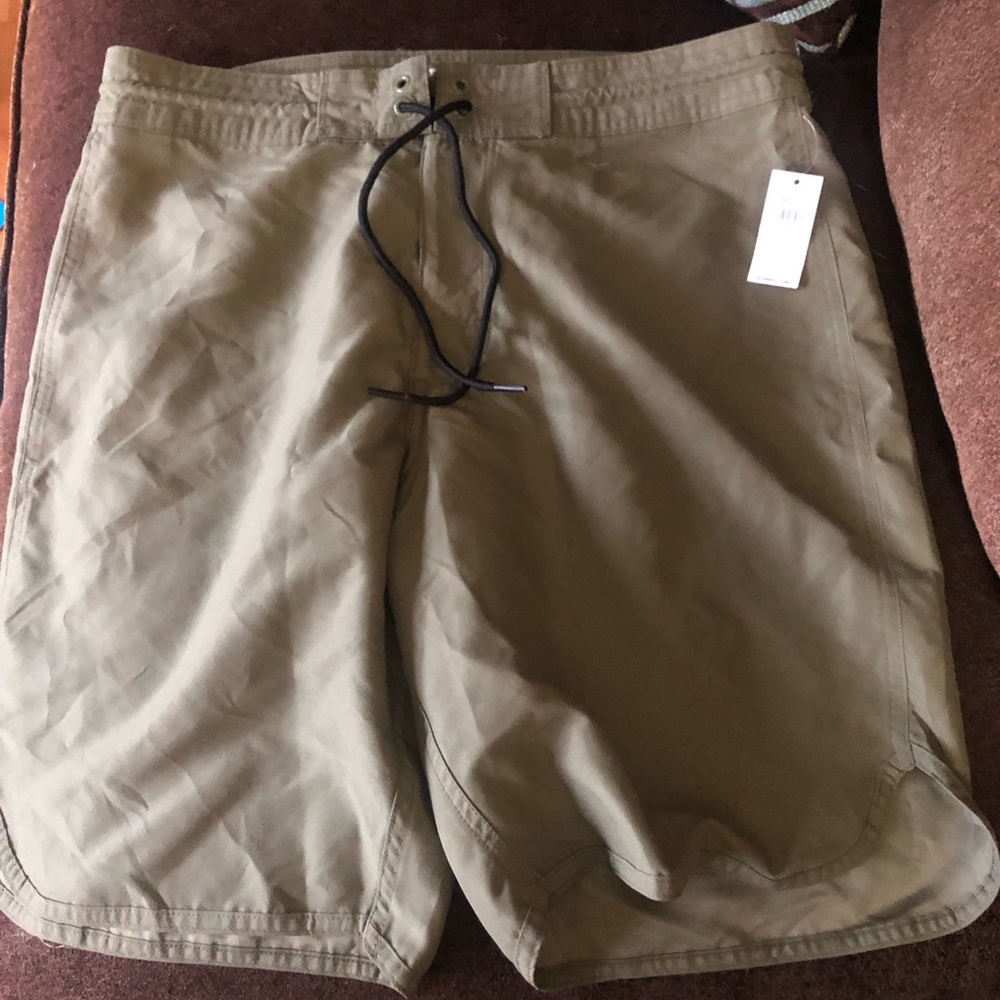 Old Navy me s swim trunks / active shorts NWT